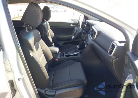 2020 Kia Sportage Lx z USA, uszkodzony, nr VIN KNDPM3AC3L7768399